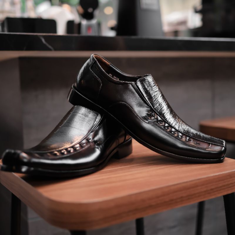 Mubeng Sepatu Formal Slip On Pantofel Pria Kulit Asli