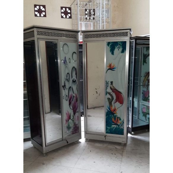 Lemari Baju alumunium Kaca 2 pintu+Roda