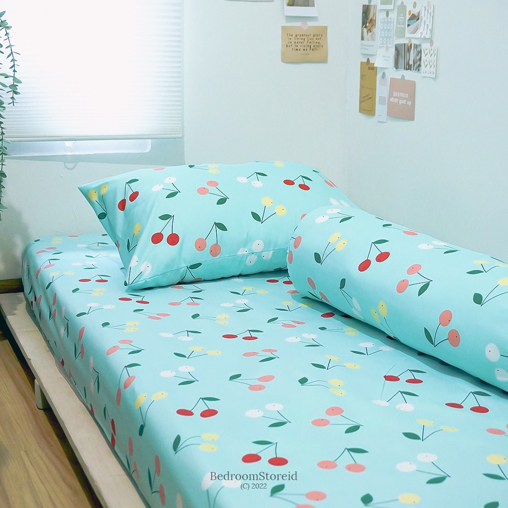 Sprei aesthetic motif Cherry Tosca sudah termasuk sarban dan sargul