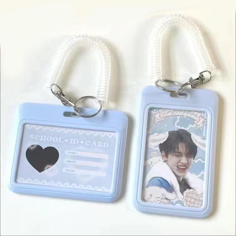 Ins Biru Susu Card Holder Kpop Idol Photocard Pelindung Case Dengan Liontin Mengkilap Gantungan Kunci Untuk Kredit Bus ID Card Holder In Stock New Arrival LY