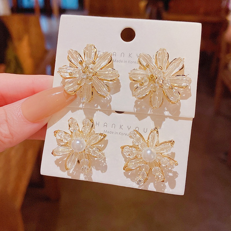 Korea Cahaya Mewah Elegan Baru Halus Desain Niche Anting Bunga Kristal Temperamen Perempuan Giwang Mutiara