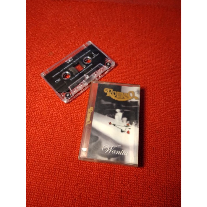 Bebi Romeo - Wanita (kaset pita)