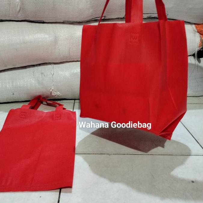 

Ready Banyak Spesial Edisi lipat samping bok 25x22 isi12pcs,,