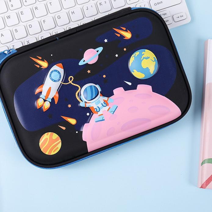 

Hot Sale !! Tempat pensil astronot 3D timbul kotak Pensil astronot pencil Case tempat pensil Anak laki laki import kado ultah anak laki laki ✓