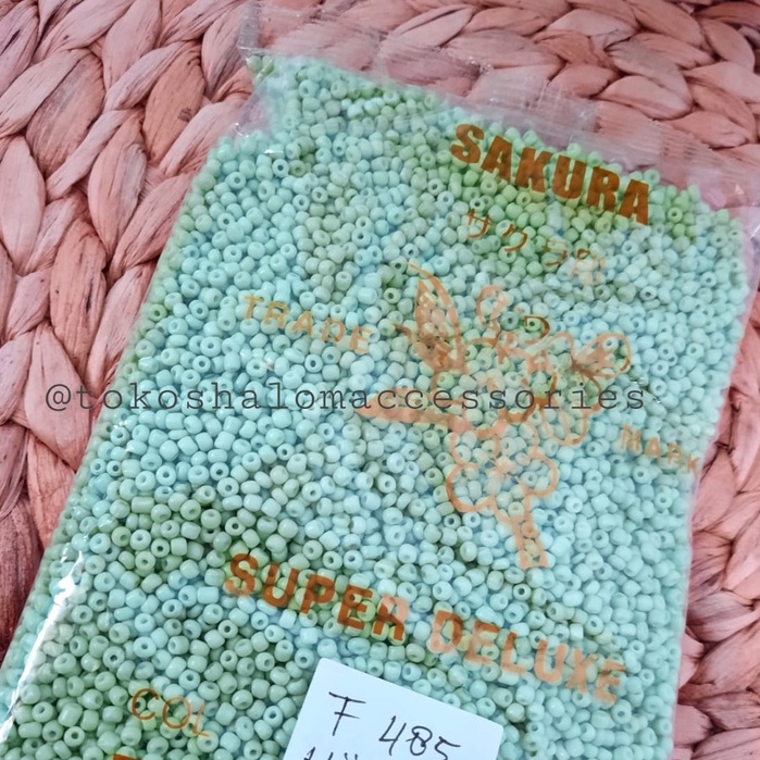 450 GR MOTE PASIR 8/0 F485 HIJAU MUDA DOP/MANIK /KERAJINAN TANGAN GELANG DAN KALUNG /MONTE /DIY