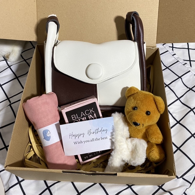 

HAMPERS TAS PONI PREMIUM HIJAB / KADO PACAR / ULANG TAHUN / ANNIVERSARY