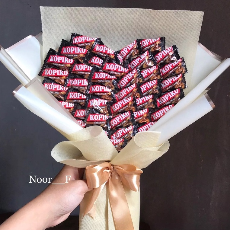 

buket permen love hadiah ultah valentine untuk pacar