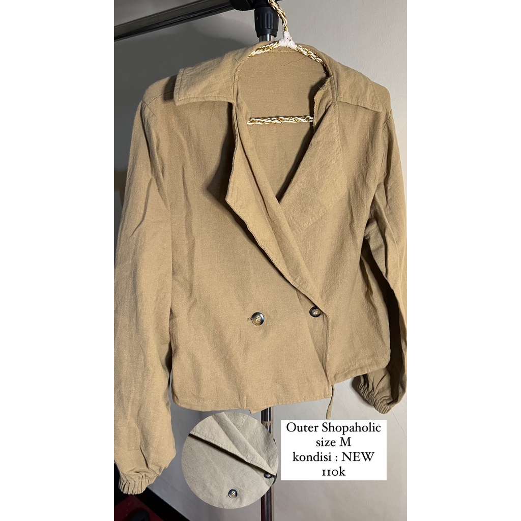 Preloved Seila  Kemeja semi Cardi Shopaholic Store