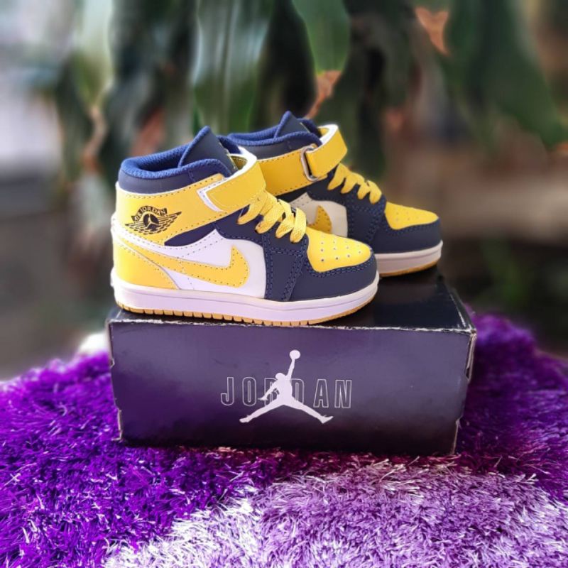 Sepatu Sneakers Anak Laki Laki Perempuan Import