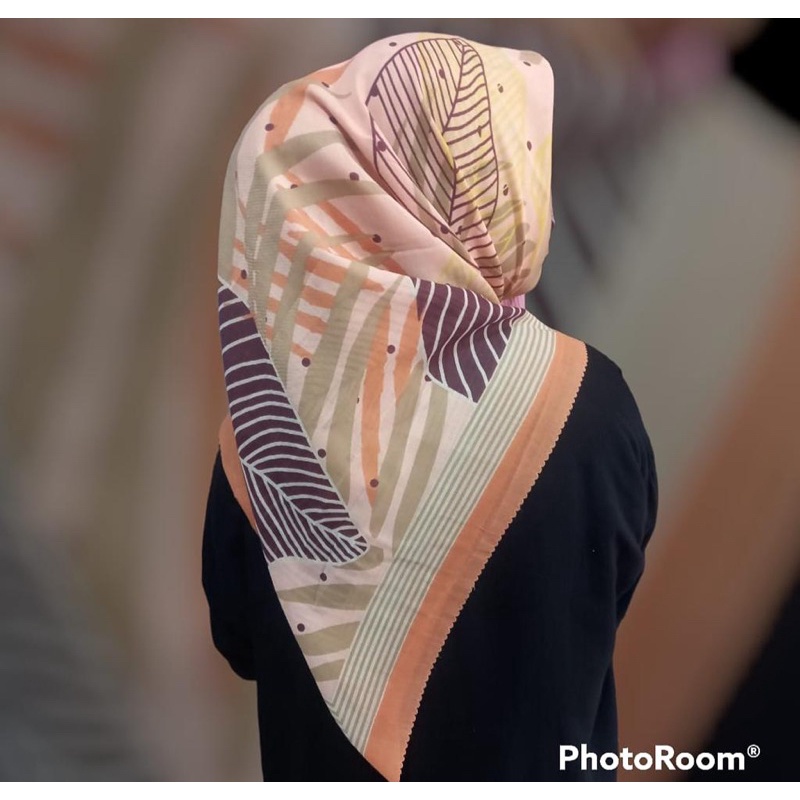 HIJAB VOAL MOTIF DAUN JATI TERBARU (COD)