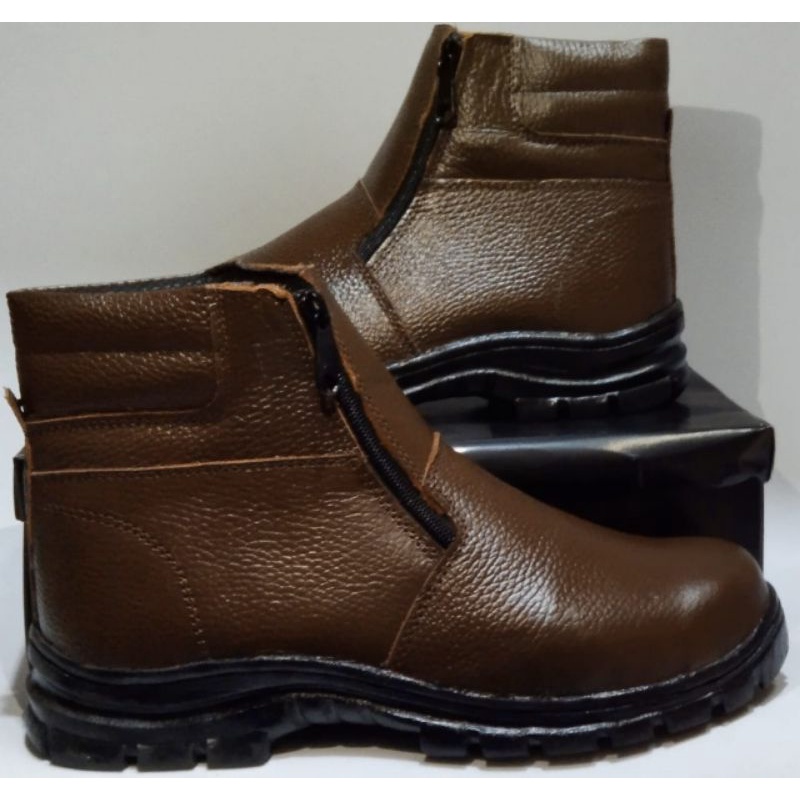 sepatu safety boot /sapatu safety pria murah /sepatu safety kulit asli sol karet ujung besi seleting