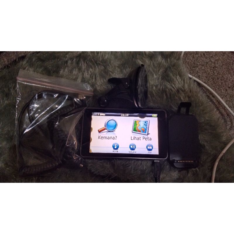 GPS Navigasi Mobil Garmin Nuvi 3770LM second Fungsi Normal Sinyal Oke Peta sudah Update Terbaru Minu