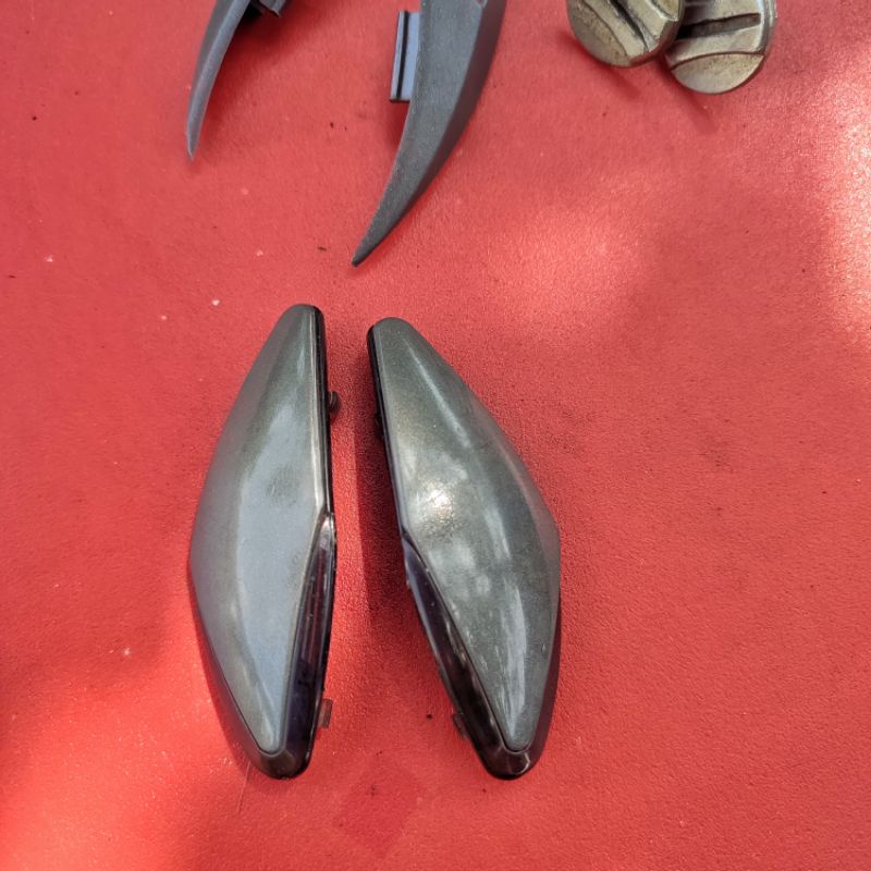 vent ventilasi udara aksesoris atas helm half face KYT ROMEO bekas original copotan