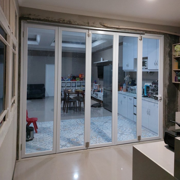 pintu lipat alumunium almanium 5 daun minimalis