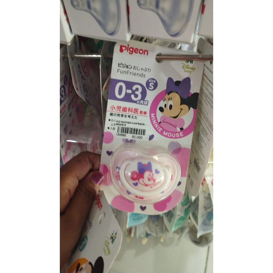 PIGEON Silicone Pacifier Mickey / Minnie dengan Lisensi Resmi dari Disney