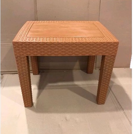 Meja plastik motif rotan tabitha