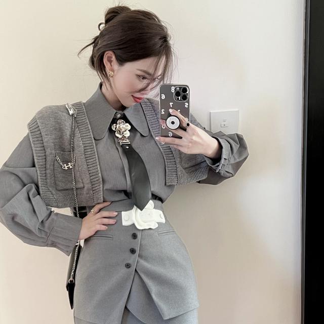 Suhao Kecil Wangi Gaya Lady Suit Chic Wanita One-Piece Temperamen Rajutan Rompi Kemeja Tas Hip Rok setelan Jas Tiga Potong