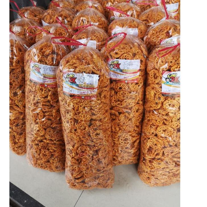 

SALE!!Kerupuk Seblak Mawar Kribo Pedas Daun Jeruk 1.8kg +Bubble Wrap|SQ8