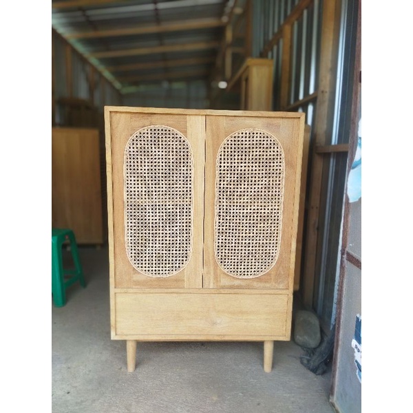 Lemari loker pakaian rotan minimalis