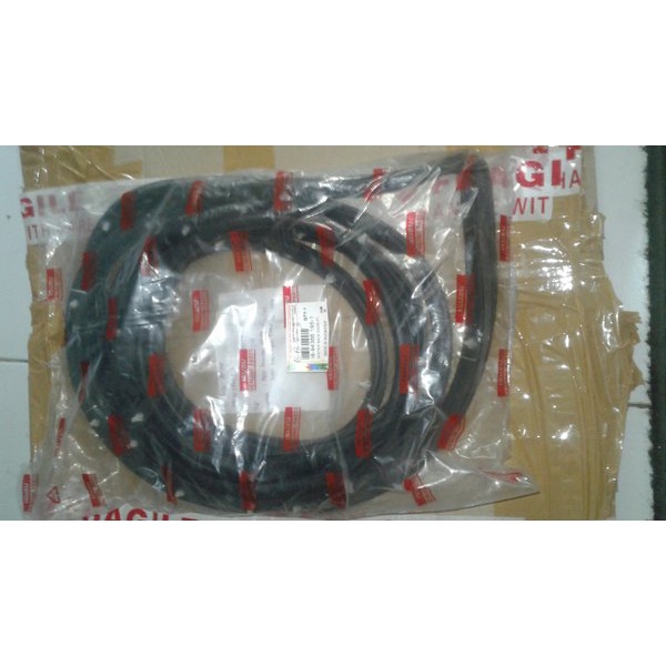 Karet Pintu Bagasi Panther Kotak