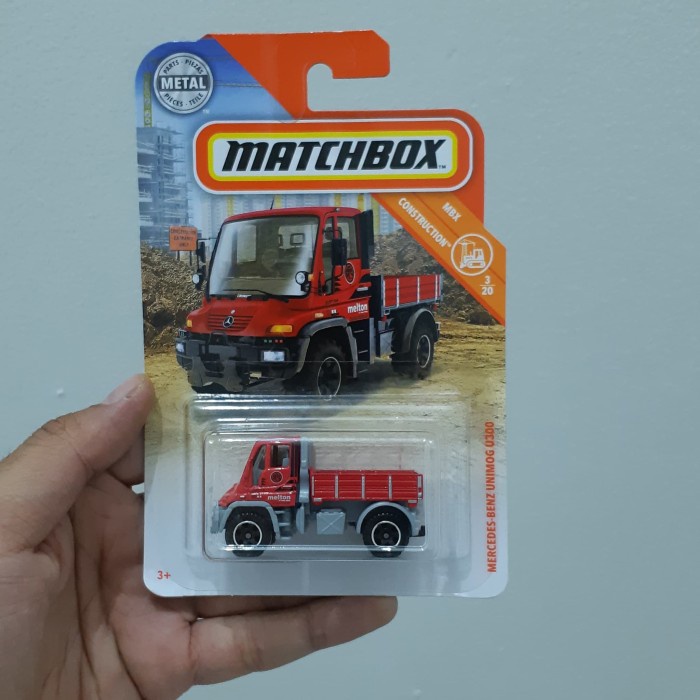 Diecast Matchbox Mercedes Benz Unimog U300 Merah