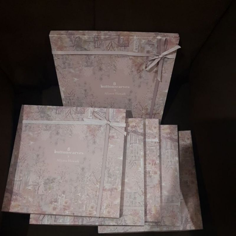 buttonscarves bowery