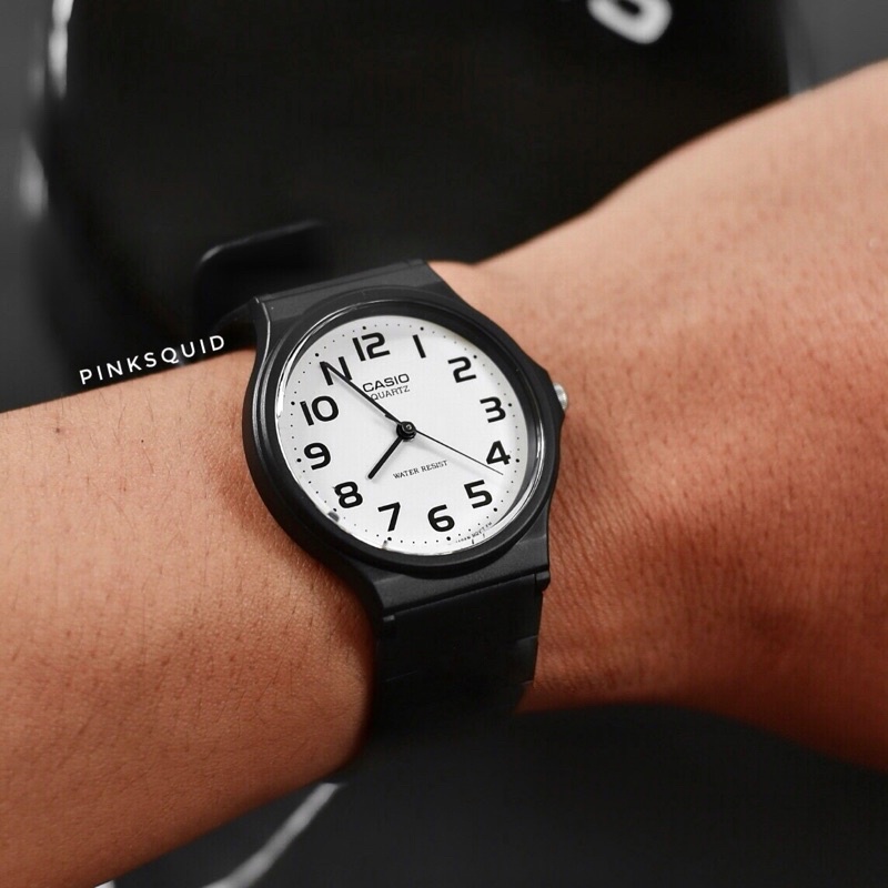CASIO MQ 24 - 7B2 Black White