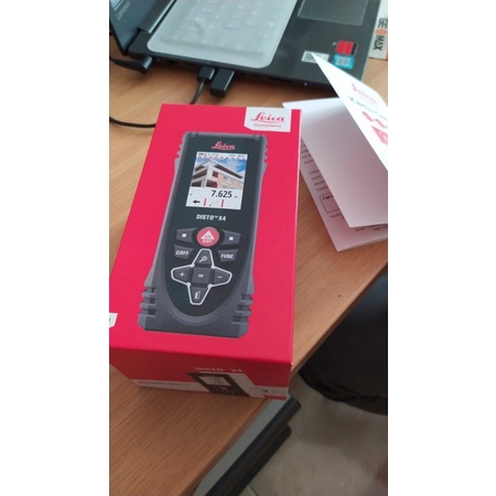 LEICA DISTO X4