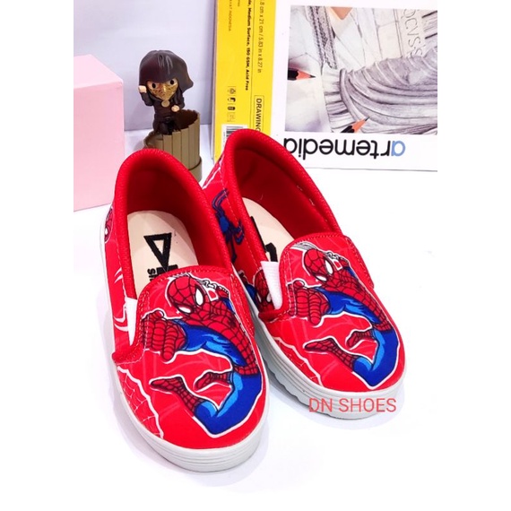 Sepatu Anak Laki Laki Sepatu Formal Anak Sepatu Anak Pria Slip On Anak Karakter Spiderman merah New Murah Keren