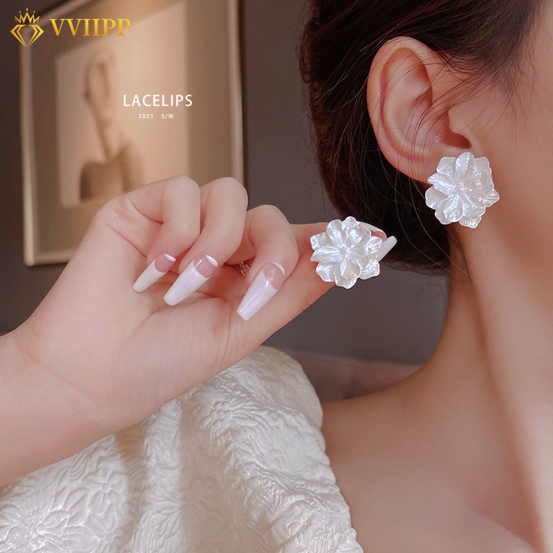 Anting Tusuk Motif Bunga Putih Manis Untuk Aksesoris Perhiasan Wanita