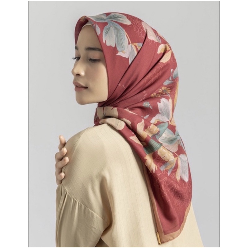 PRELOVED NIRALY SCARF BY KAMIIDEA