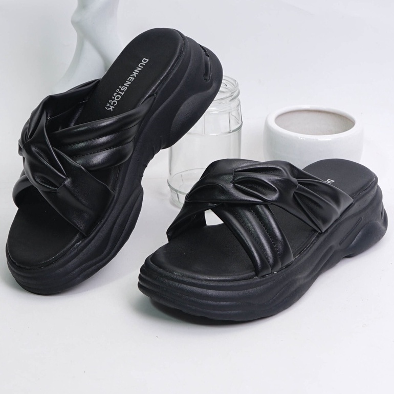 SARASARA YUK - Dunkenstock ROSSA Sandal Wanita Wedges Silang Tinggi 5cm Size 36 - 40 Casual Sendal Platform Sara Sara 37 38 39 Santai Slop Belleza Warna Black Hitam Selop Premium Original Beleza Kekinian Terbaru Shoes ORI Mall Official Store