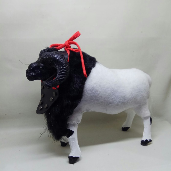mainan miniatur domba Garut