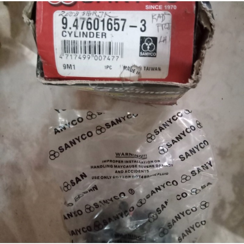 Master Rem Roda Depan kiri Isuzu KAD 51 Merk Sanyco