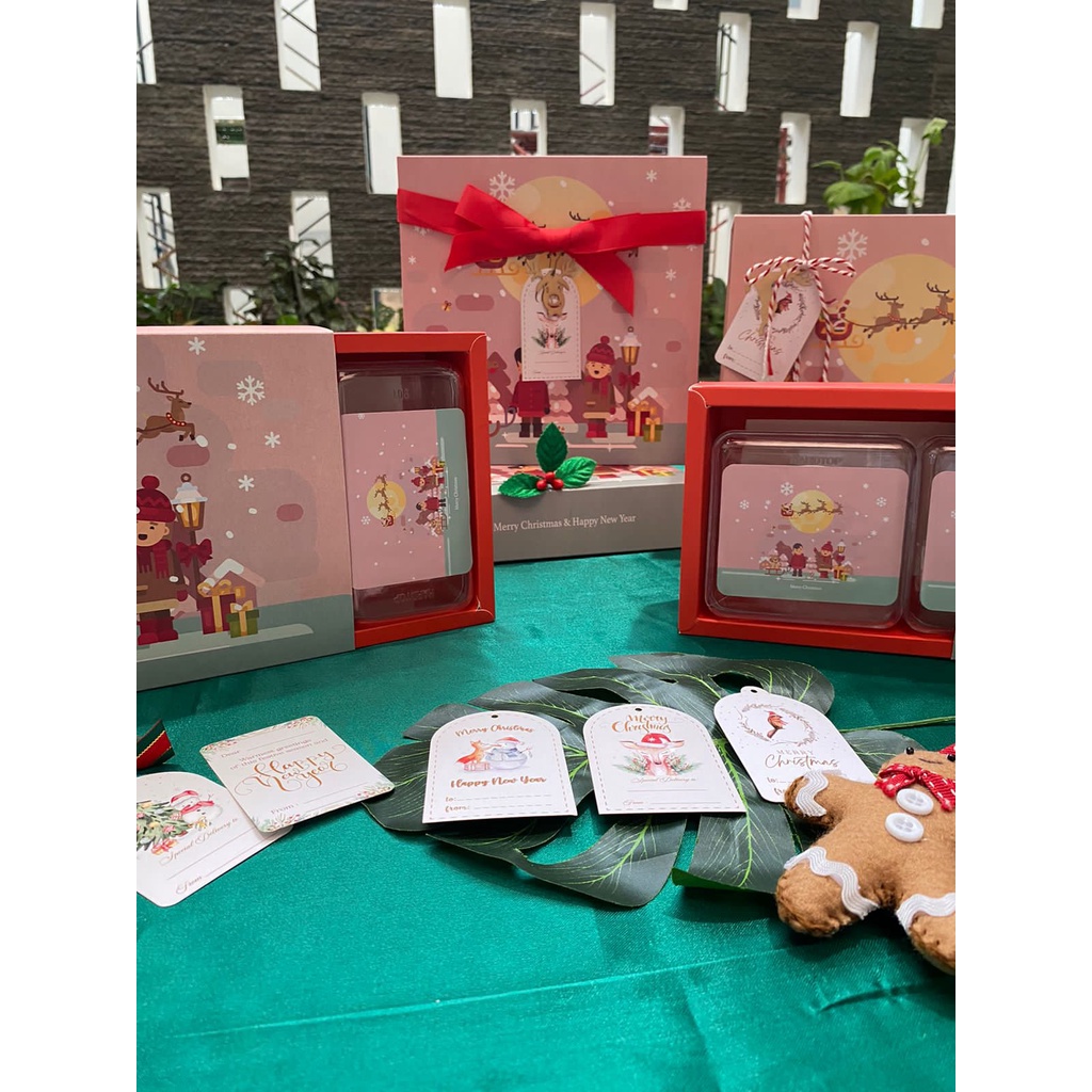

BOX PREMIUM / KOTAK KUE NATAL TAHUN BARU UKURAN 23x23x7 cm