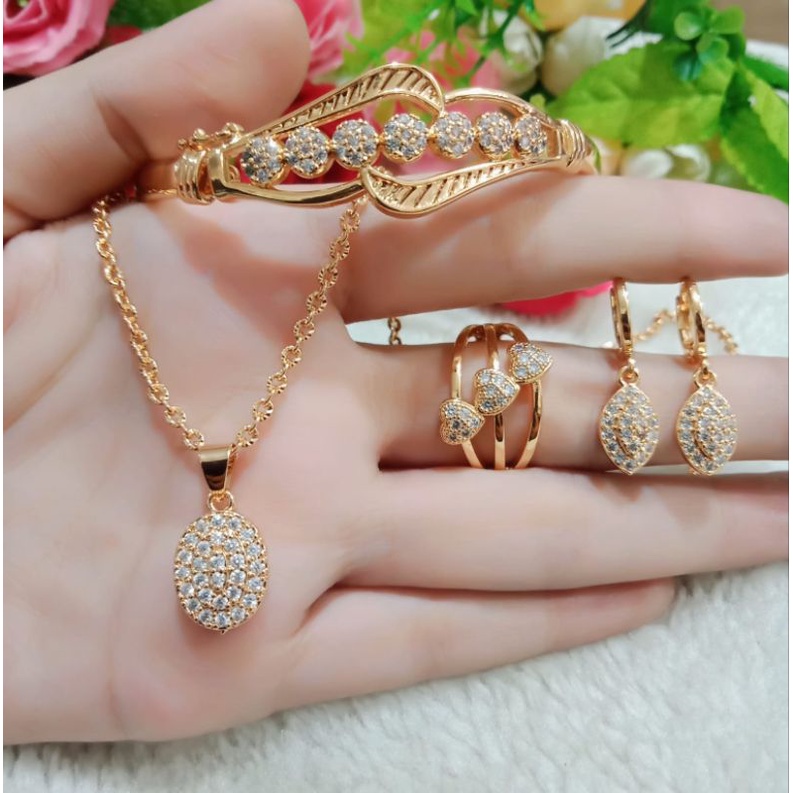 Satu Set Perhiasan Wanita Berlapis Emas18K Anti Karat