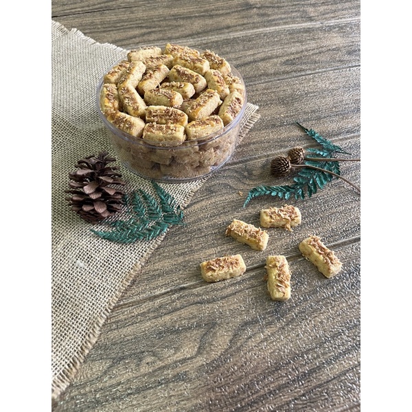 

Kue kering kastangel keju premium