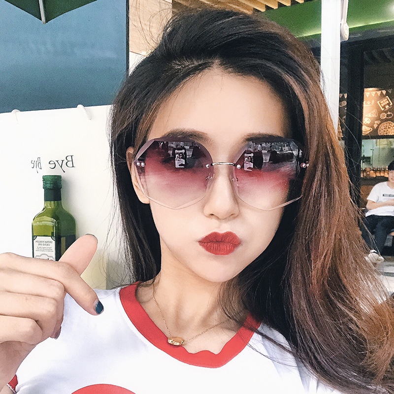 (YUZHU) Korea Fashion Tanpa Bingkai Kacamata Poligonal Wanita Oversized Frame Gradient Sunglasses