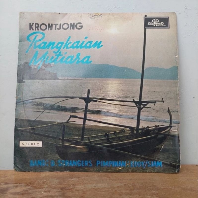 Vinyl Piringan Hitam 12 inch Rangkaian Mutiara