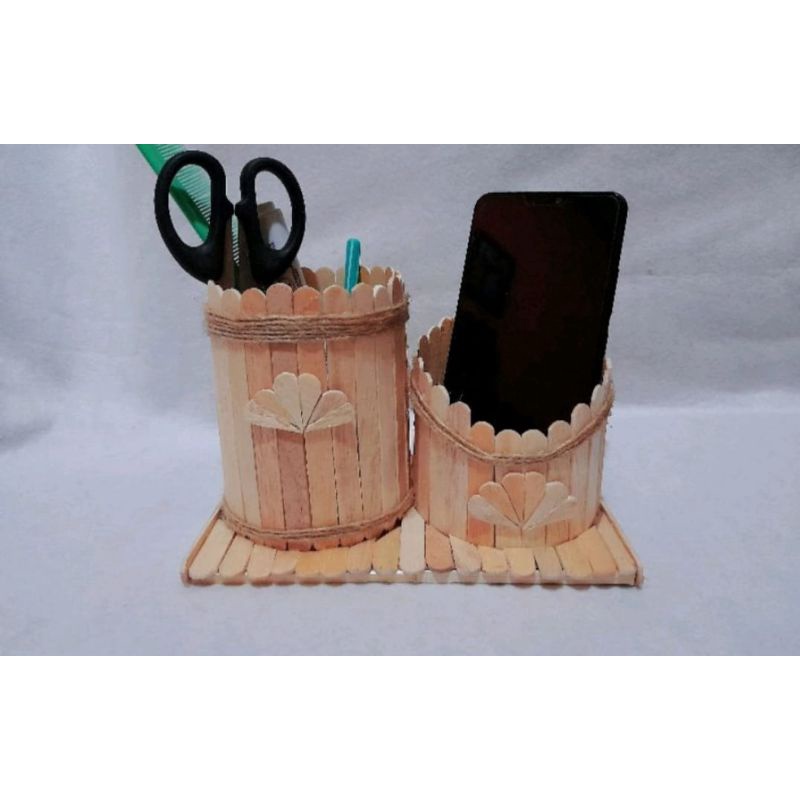 

Prakarya kerajinan tangan stik tempat pensil