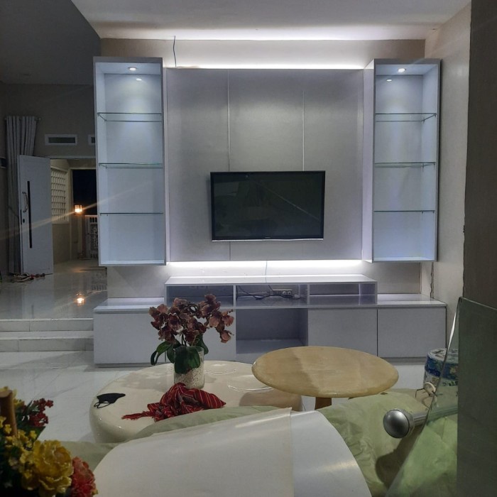 backdrop tv lemari tv minimalis modern hpl