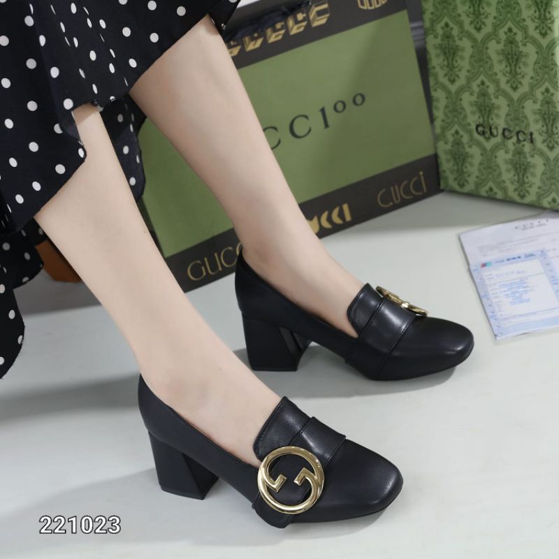 MUST HAVE HIGH BLOCK HEELS LEATHER SEMI ORI WITH PAPERBAG 221023