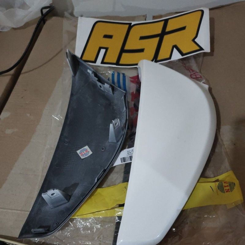 Win-cover body atau sayap depan kanan kiri Yamaha Mio J putih