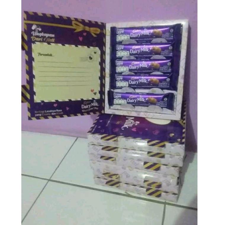 

[Seri]-D26V☎| gift box coklat Cadbury 30gr//bucket Silverqueen 28gr//bucket Cadbury 30gr banyak diminati