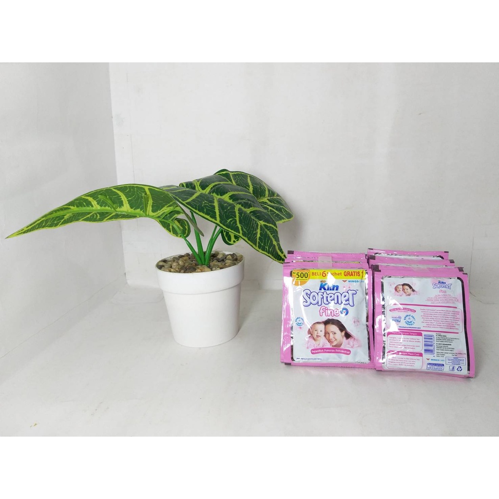 SOKLIN Softener Fine Pewangi Cair Pelembut Pakaian Bayi Konsentrat 1 Renceng Isi 14 Sachet Ekonomis Original