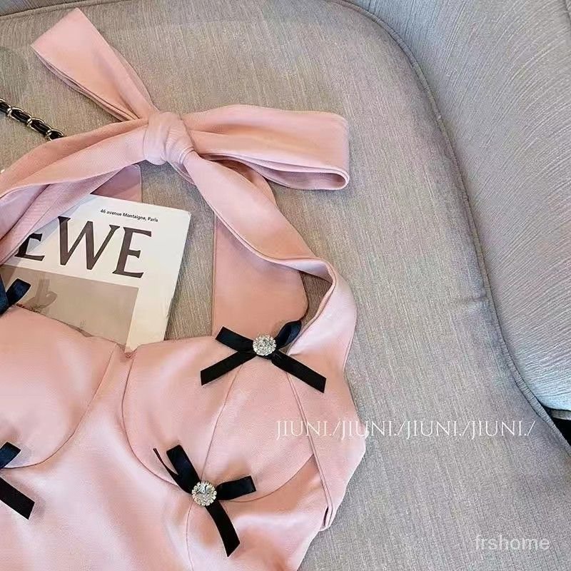 Busur manis pedas menggantung leher pendek atasan pendek wanita senior rasa Prancis 2022 pakaian dal