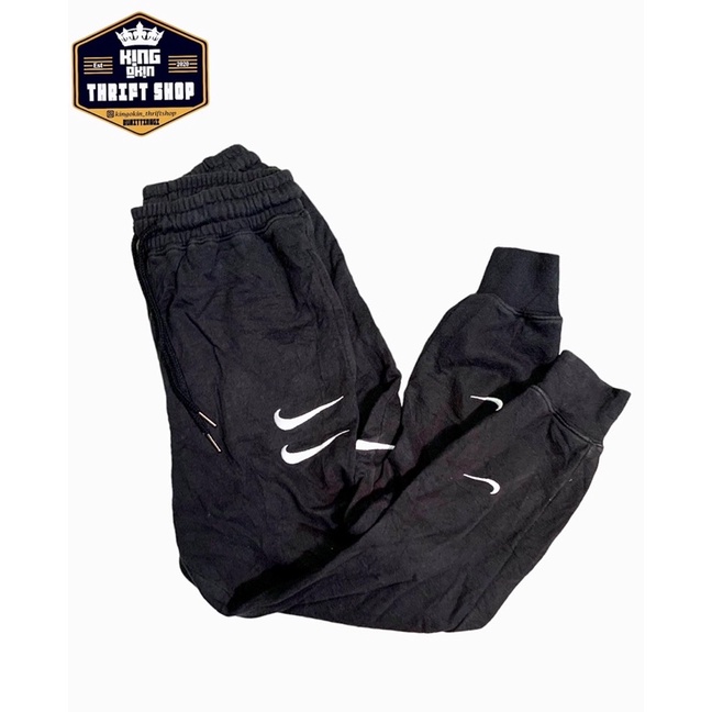 jogger nike swoosh second