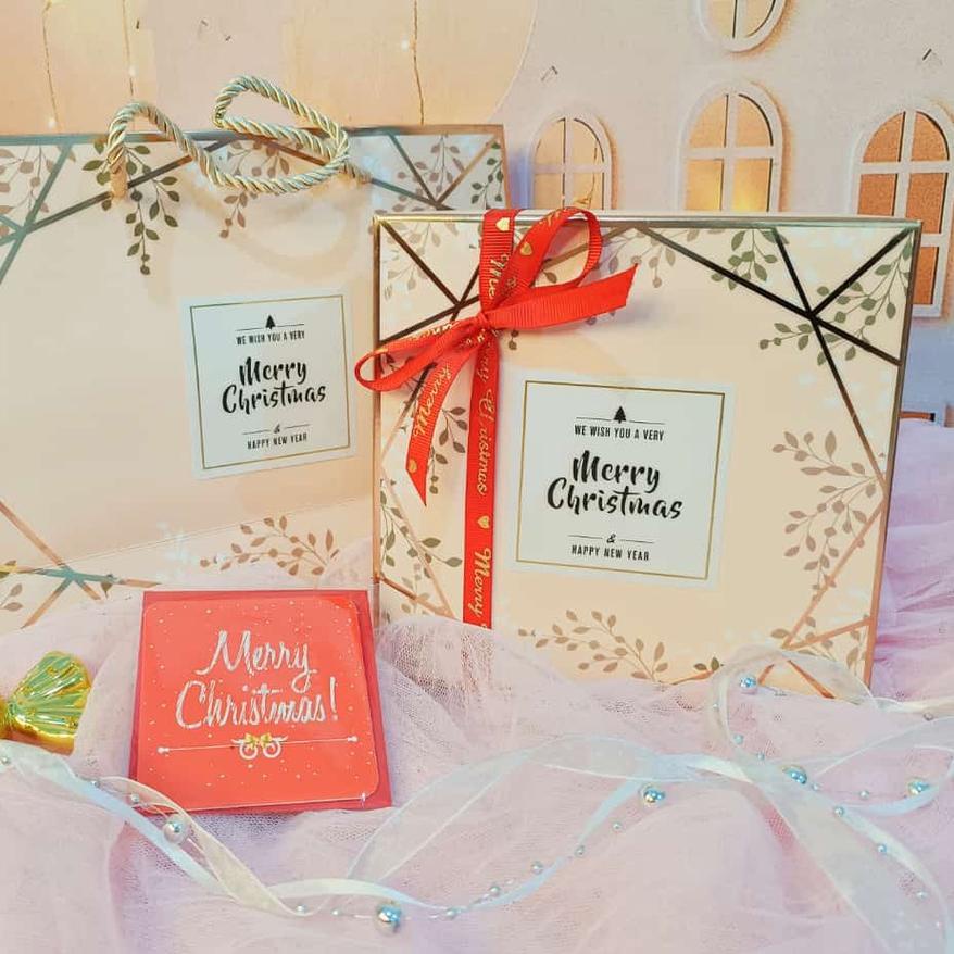 

Ready Banyak Hampers Christmas JOY GIFT - Bingkisan Kado Natal Parcel Coklat GB012^