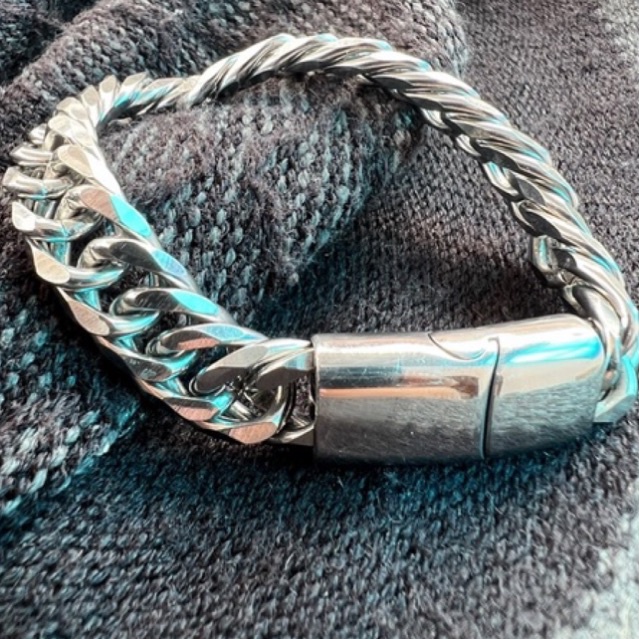 gelang tangan titanium model rantai magnet panjang 19 cm buat cowok