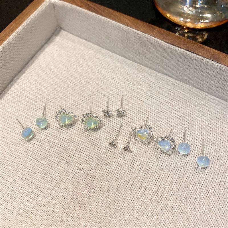 Tiga Pasang Anting Set Desain Cinta Warna-Warni Niche Temperamen Anting Set Unik